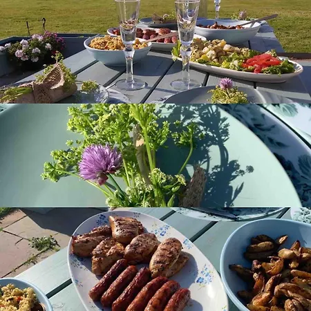 The Cowshed On The Greenway *