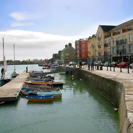 The Cowshed On The Greenway *