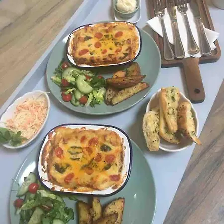 The Cowshed On The Greenway *