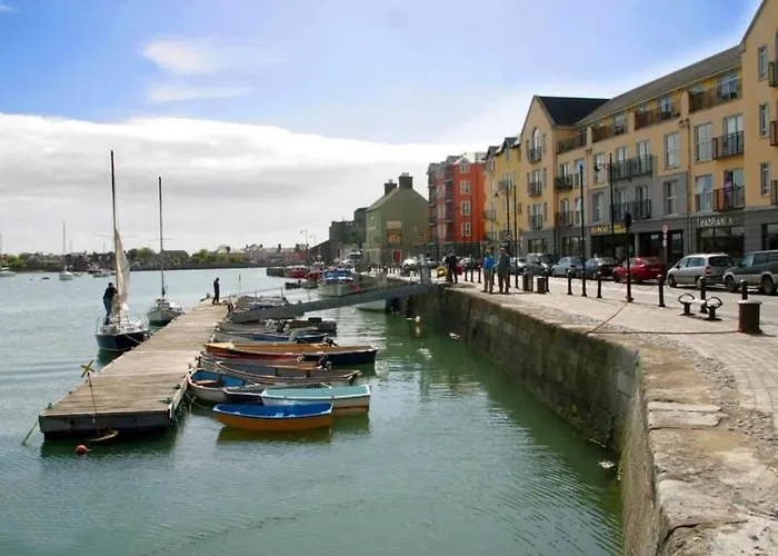The Cowshed On The Greenway *